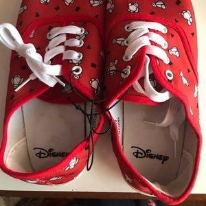 Disney tennis shoes size 9